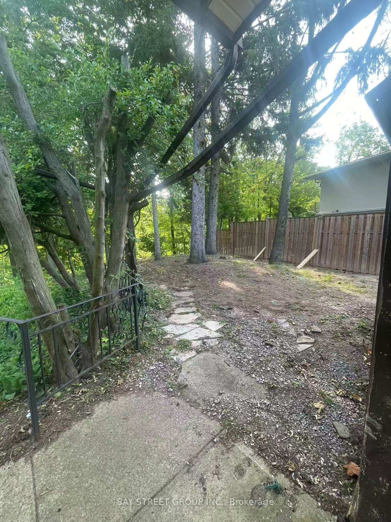 27 Glenbarr Road photo 9