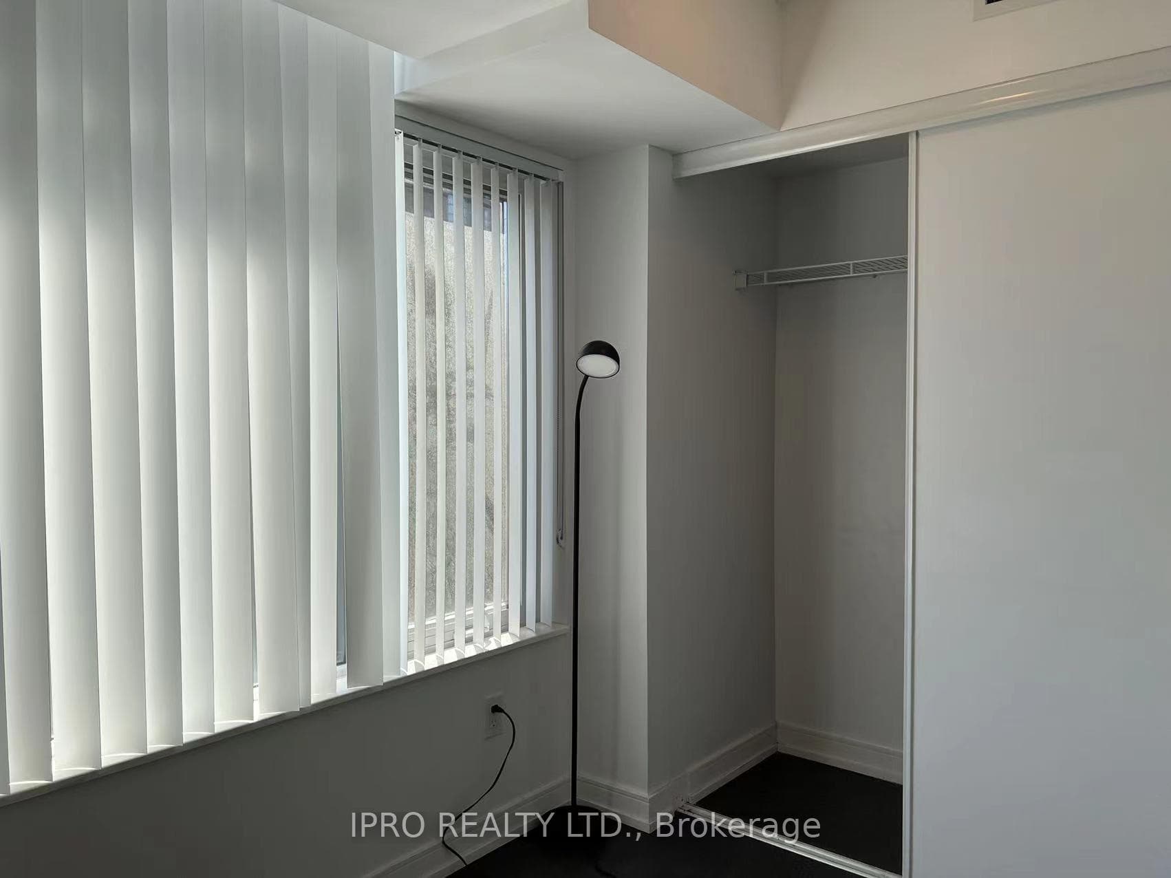 525 Adelaide Street Unit 616 photo 11