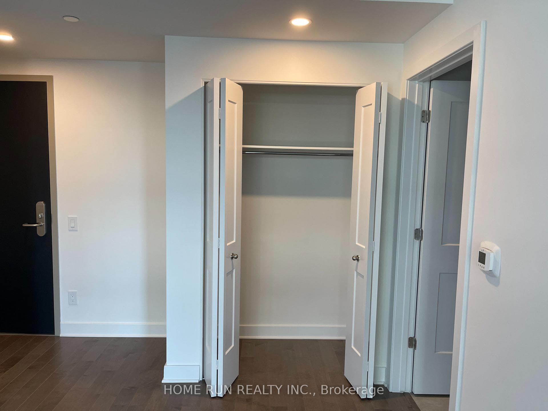 180 george Street Unit 1203 photo 12