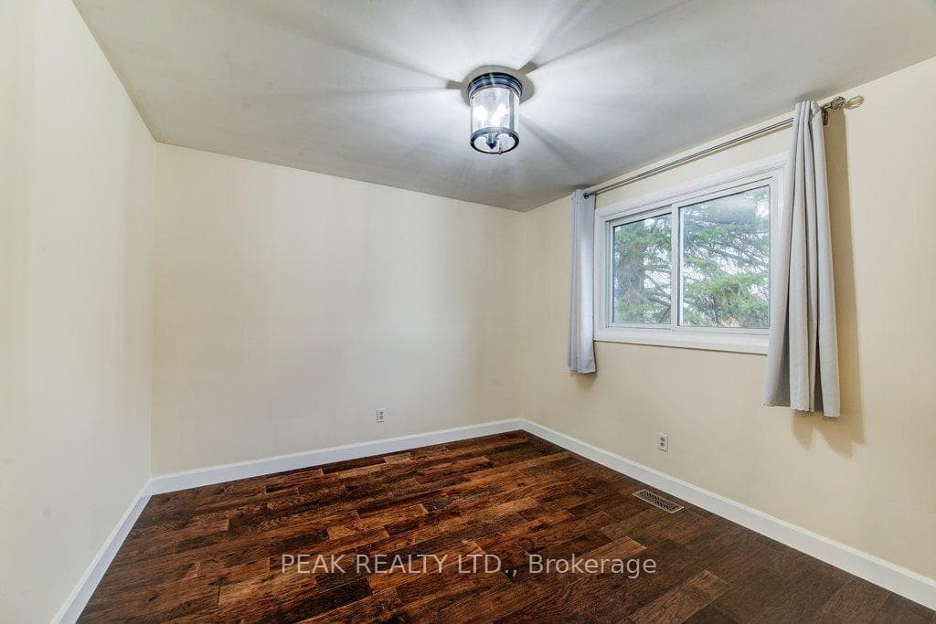 92 Brant Avenue photo 19