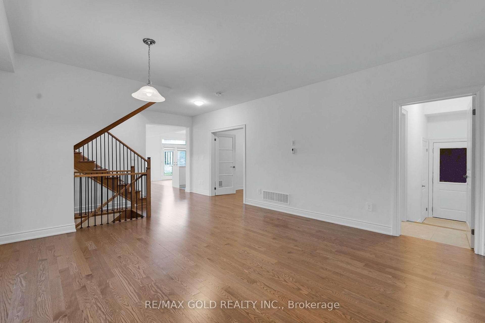 23 Bermondsey Way photo 6