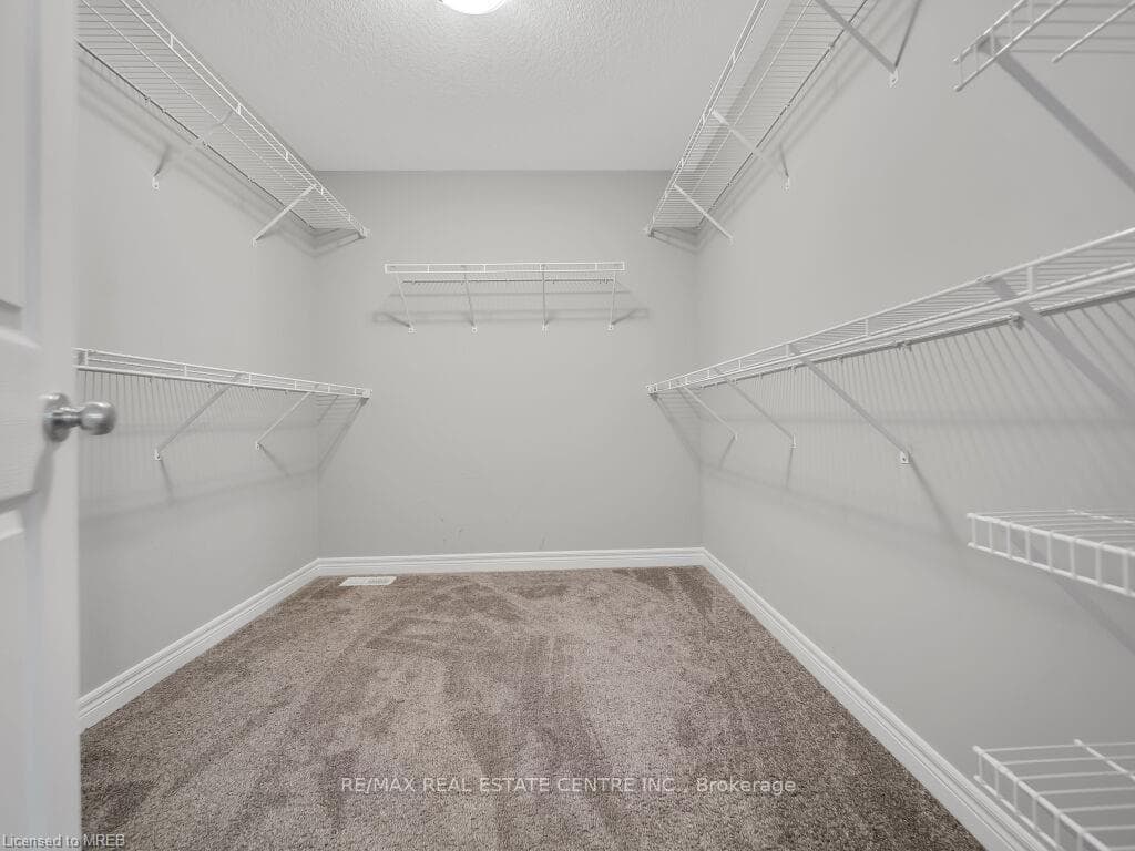 126 Tartan Avenue photo 34