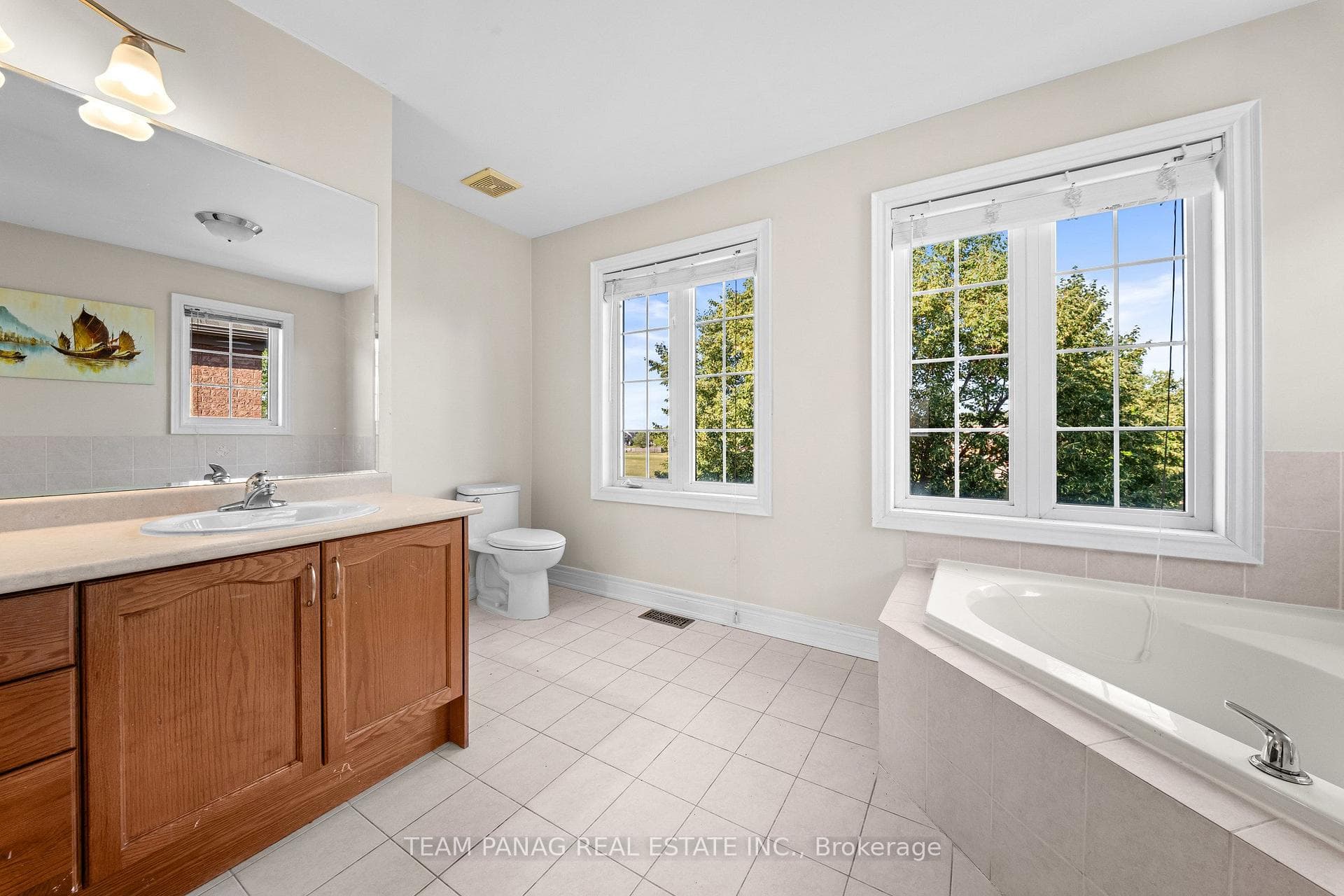 52 Mount Royal Circle photo 28