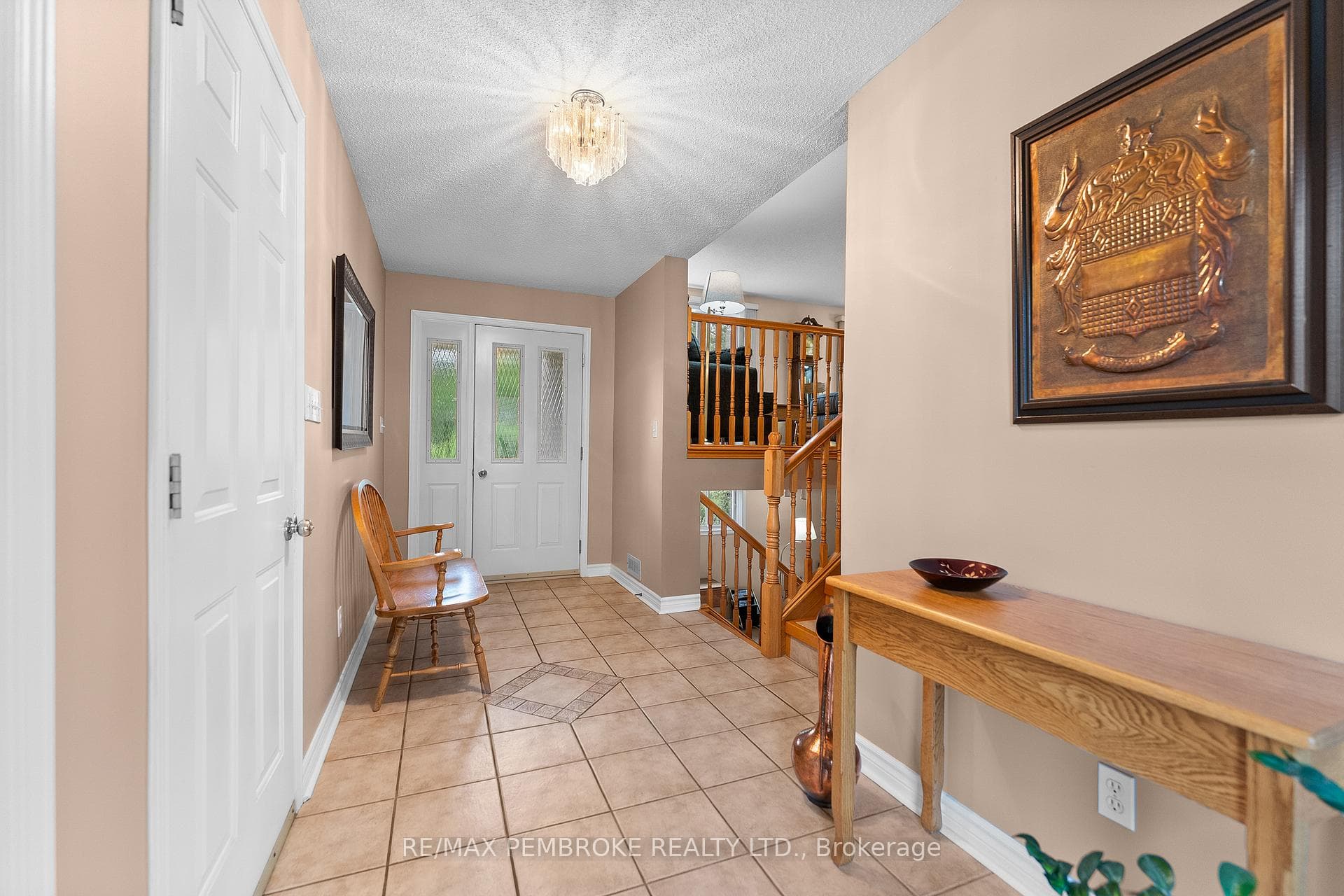 44 Ravenwood Crescent photo 6