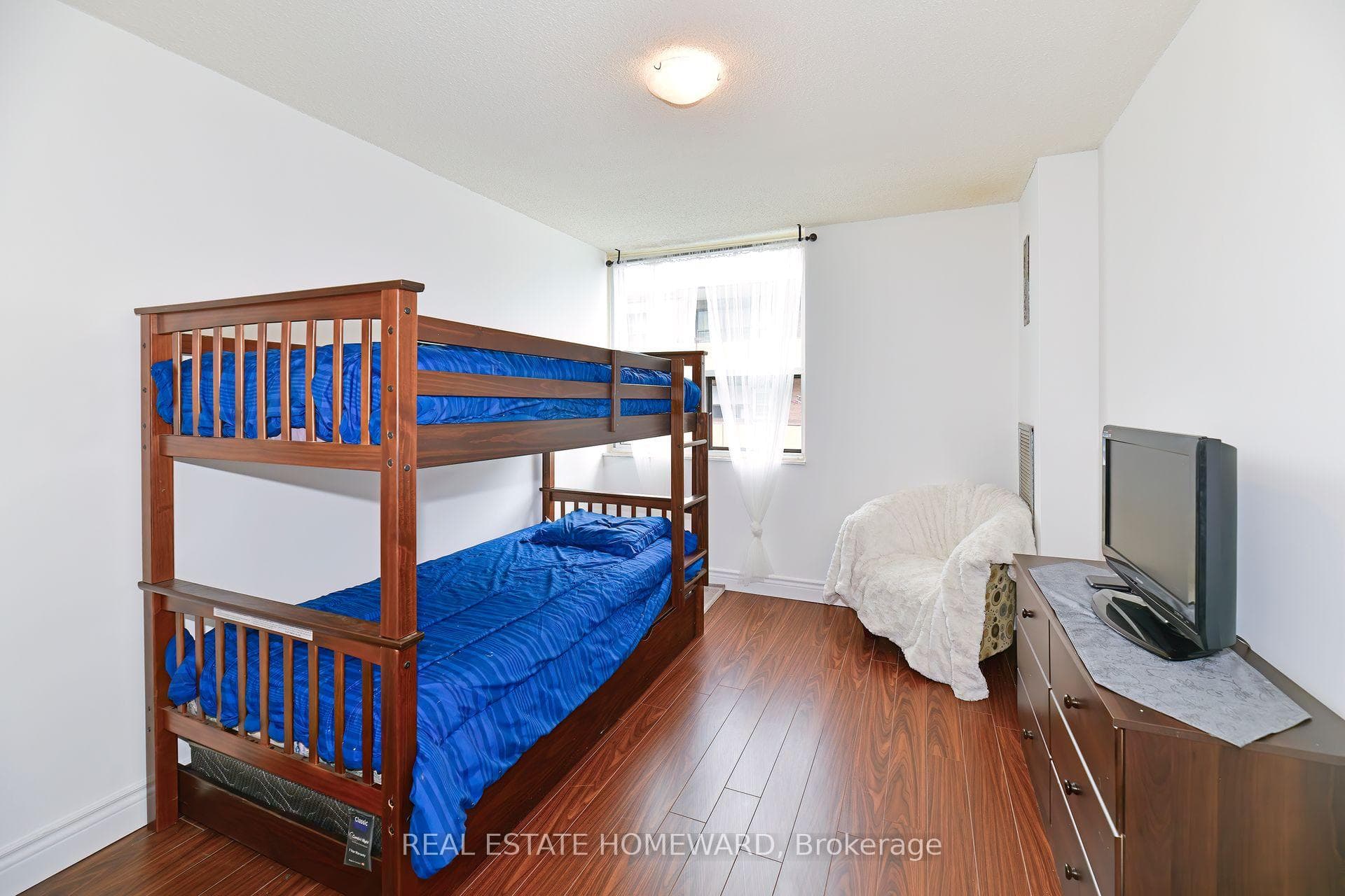 The 2nd Bed is also Huge