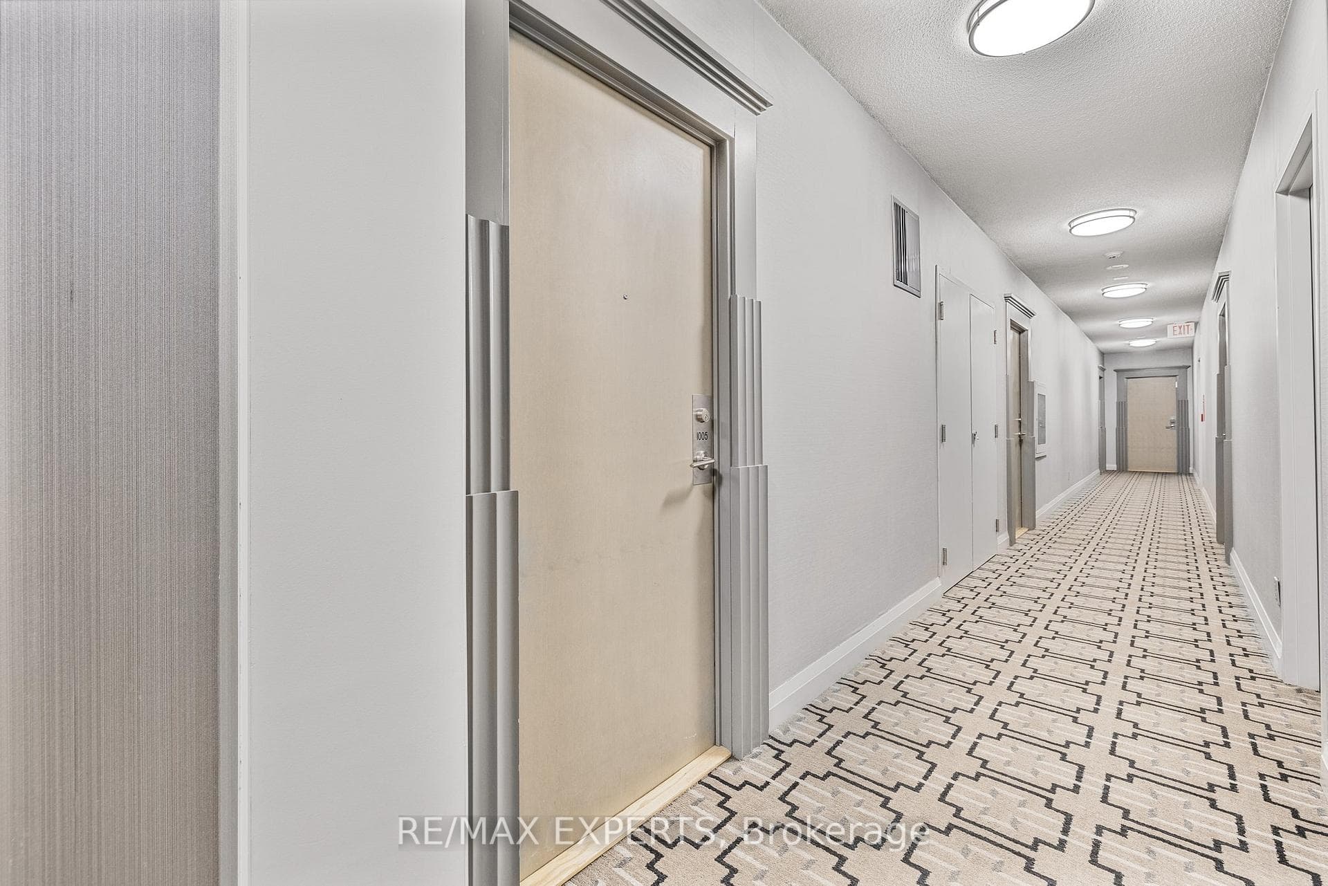 319 Merton Street Unit 1005 photo 2