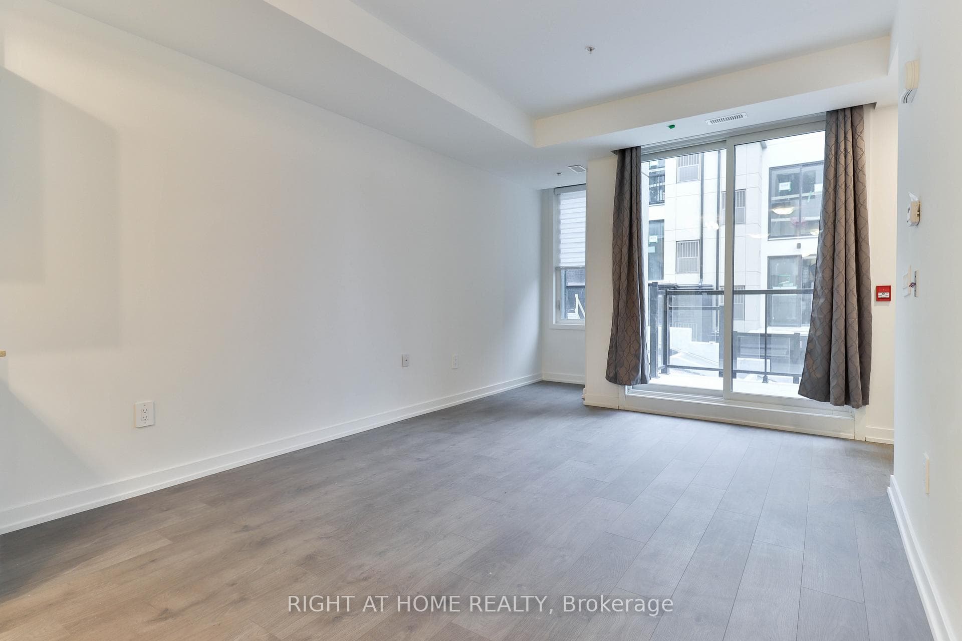 1682 Victoria Park Avenue Unit B222 photo 10
