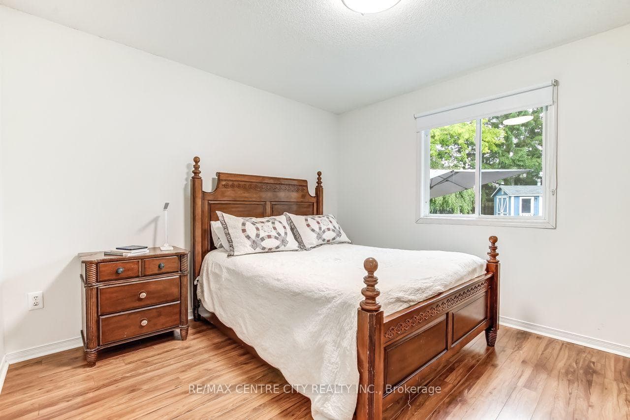 96 Carrie Crescent photo 13