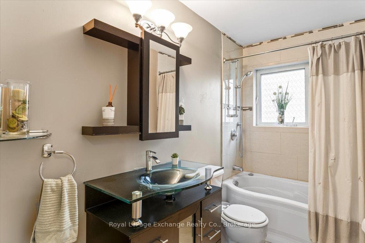 Main bathroom