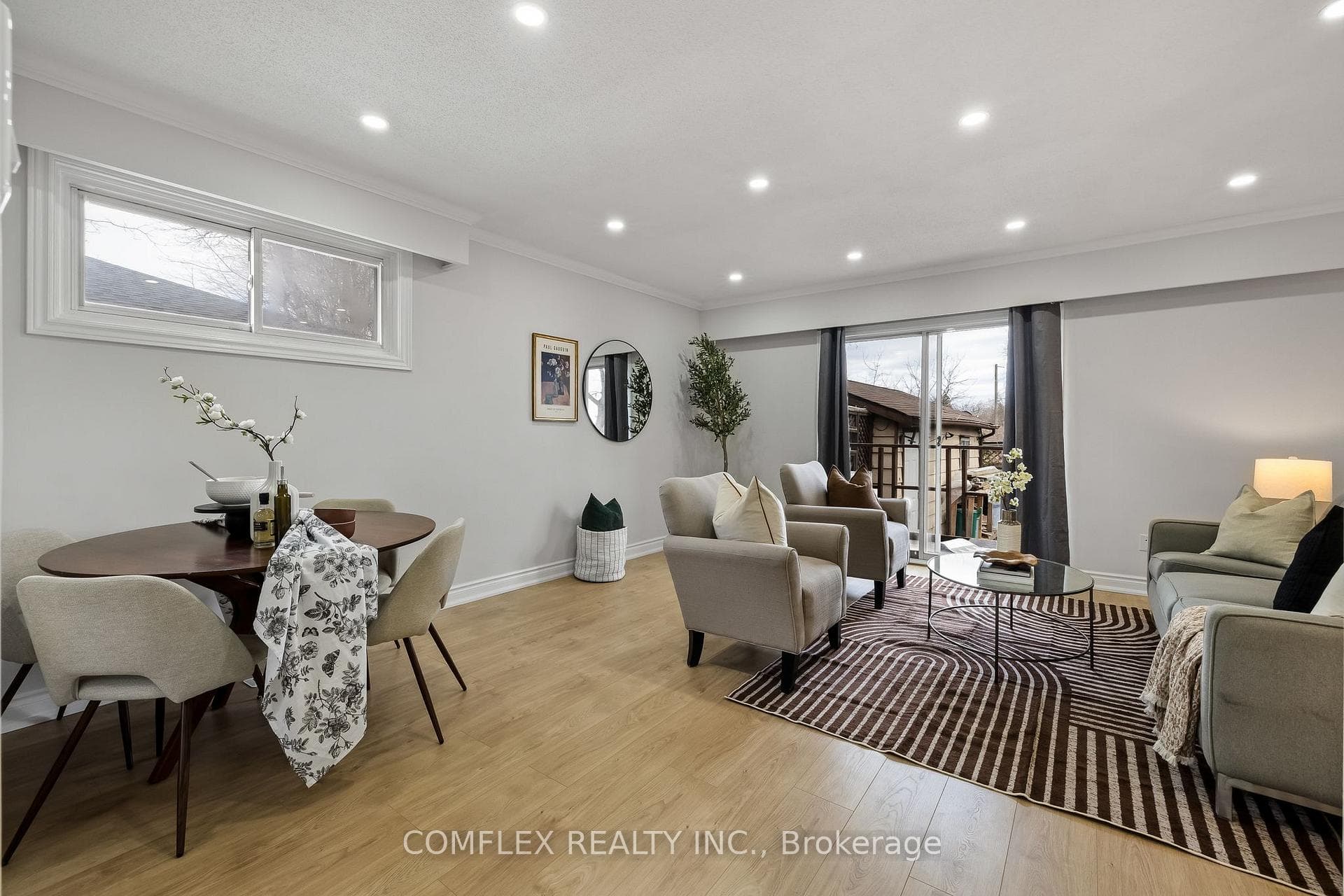 309 Rossland Road photo 6