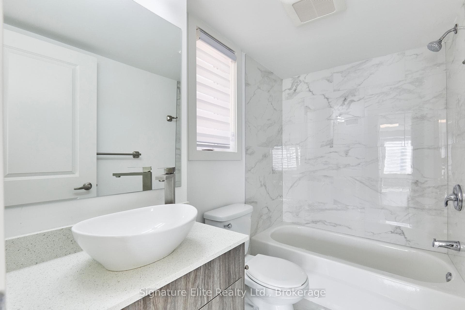 45 Connaught Avenue Unit 305 photo 12