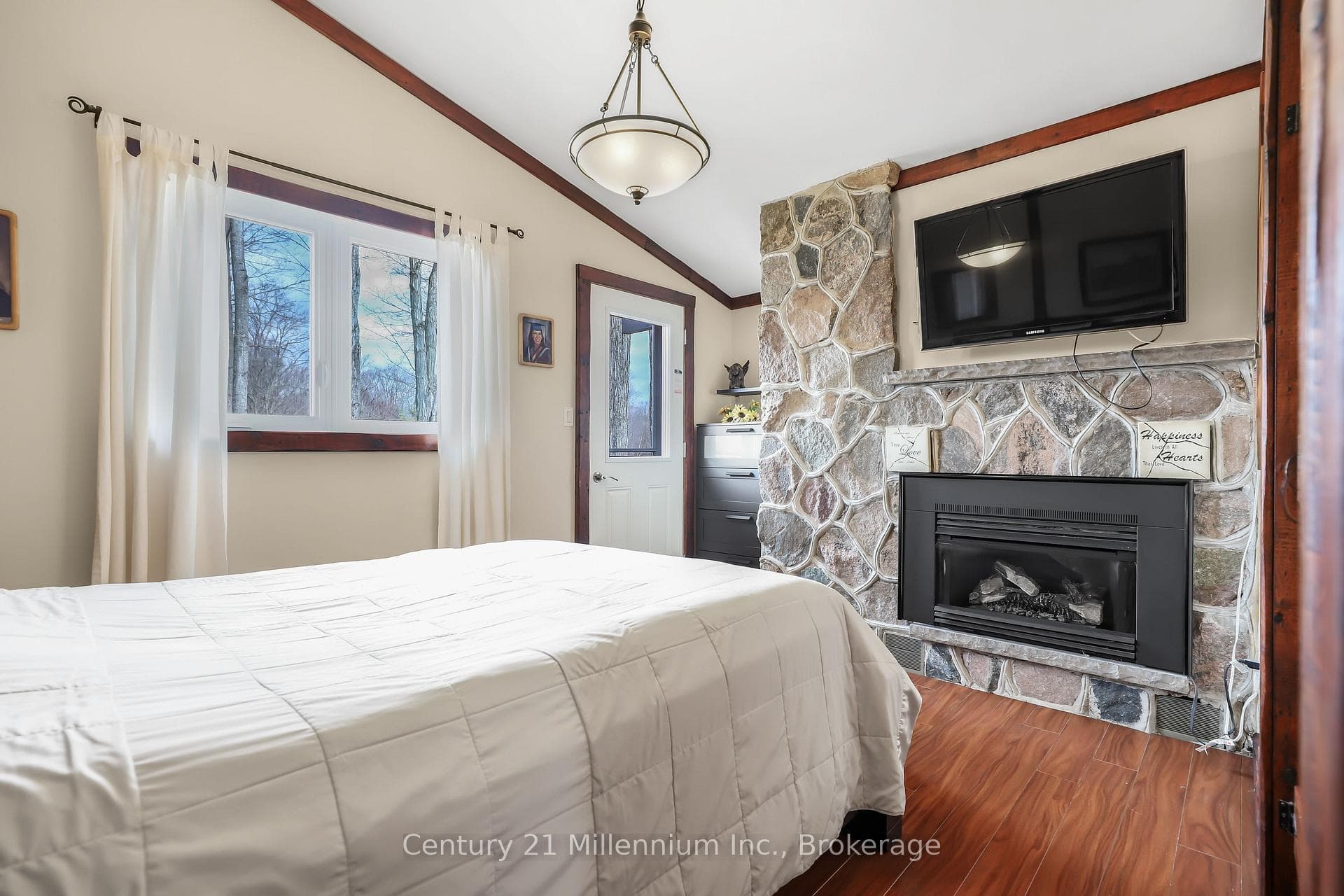 446 Manley Crescent photo 21