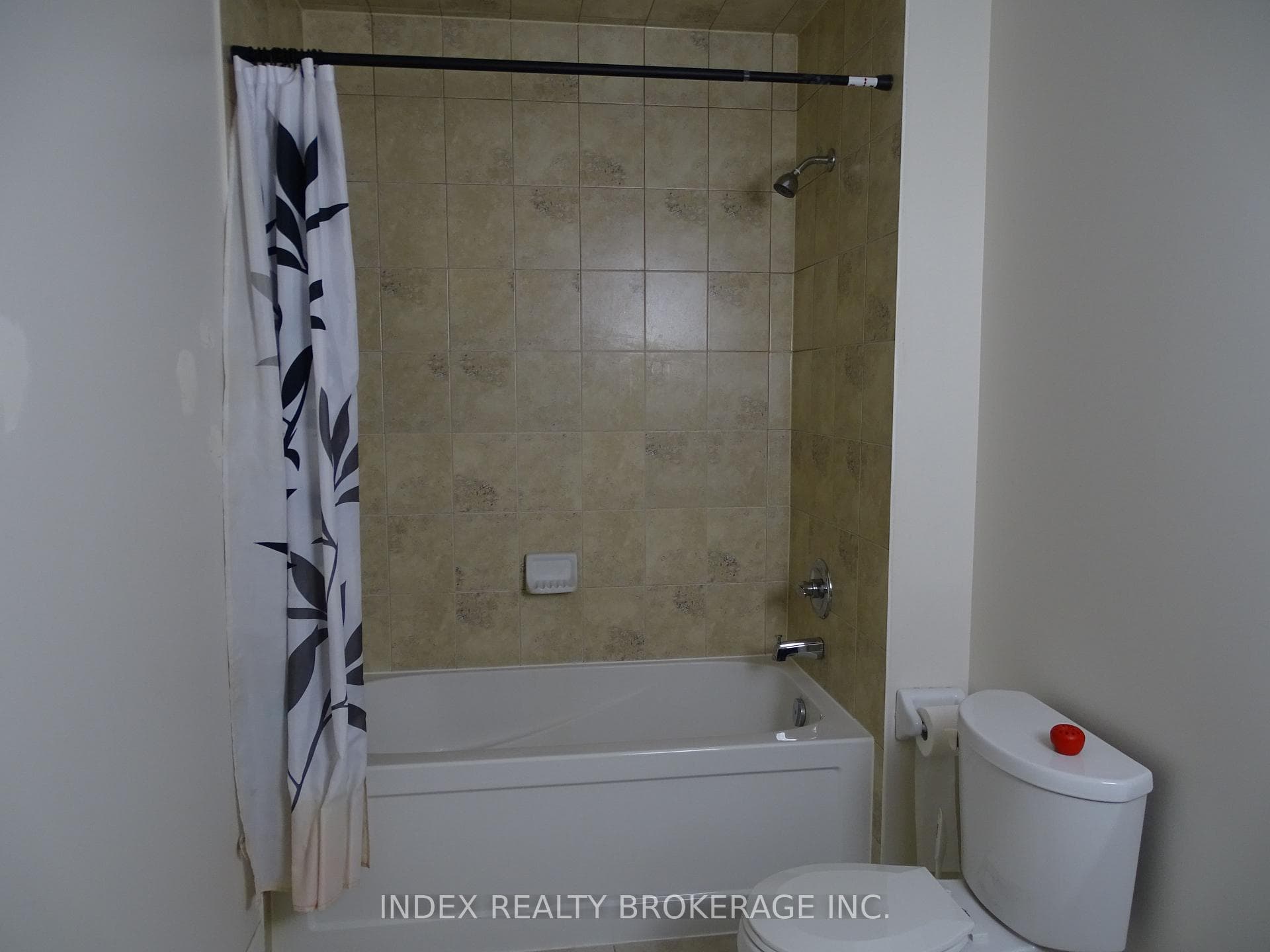 24 Lloyd Sanderson Drive Unit Upper photo 16