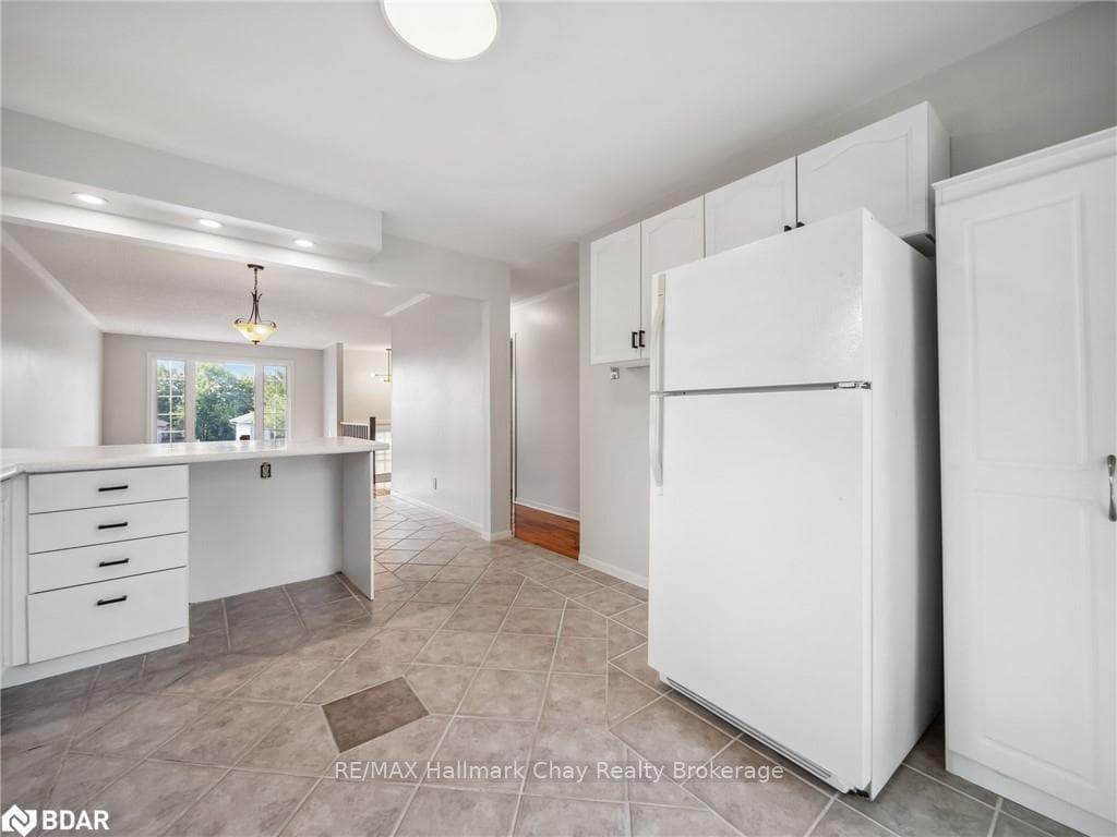 14 CHRISTINE Place Unit UPPER photo 10