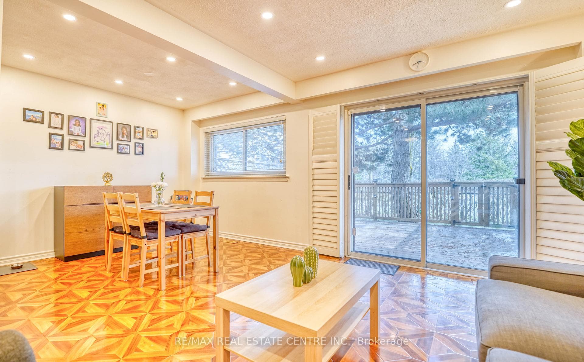 46 Dearbourne Boulevard Unit 21 photo 12