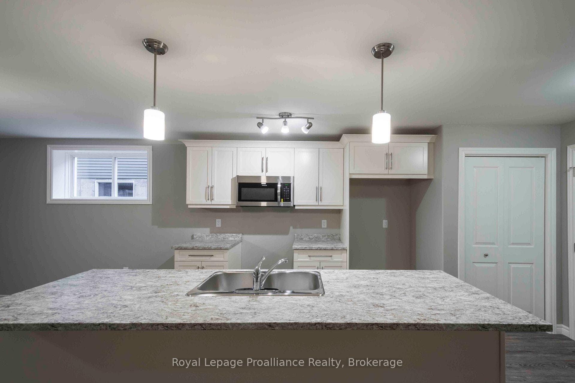 47 Dewal Place photo 3