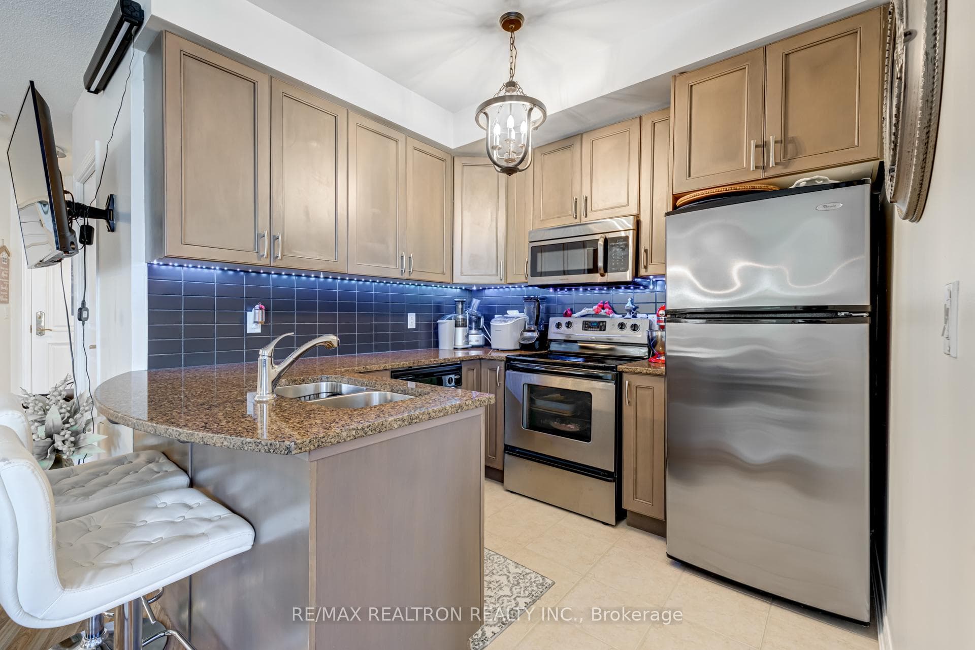 9225 Jane Street Unit 1108 photo 13