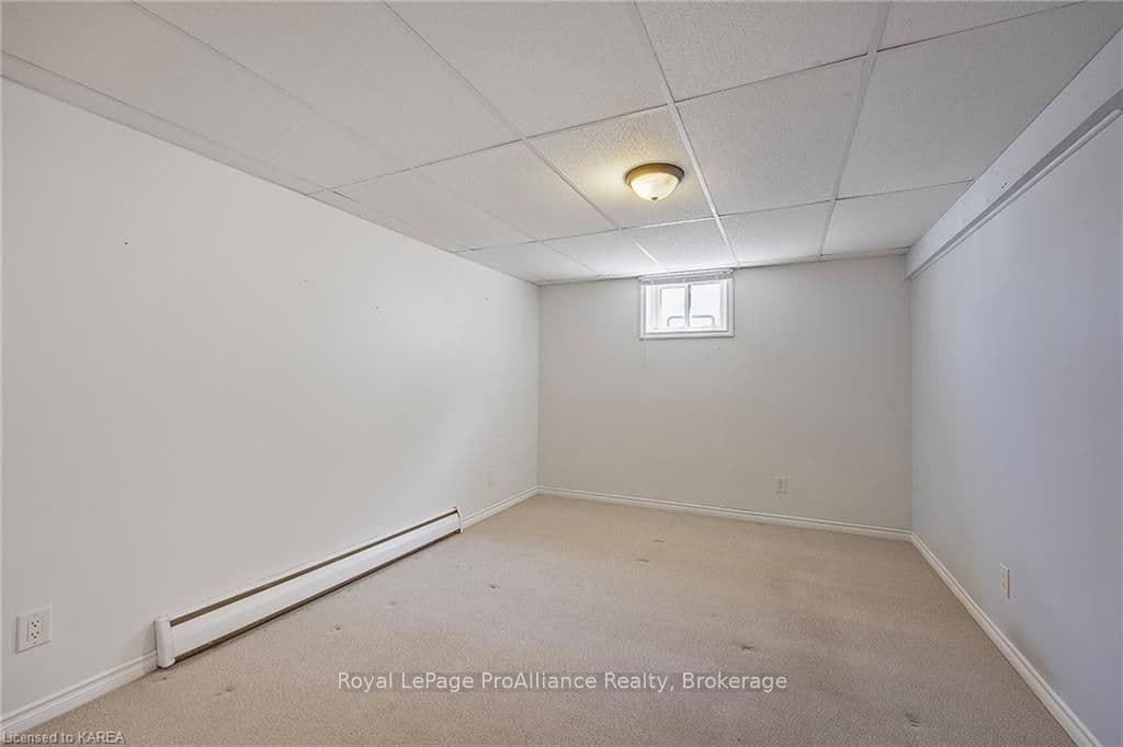 717 CENTRE Street photo 33