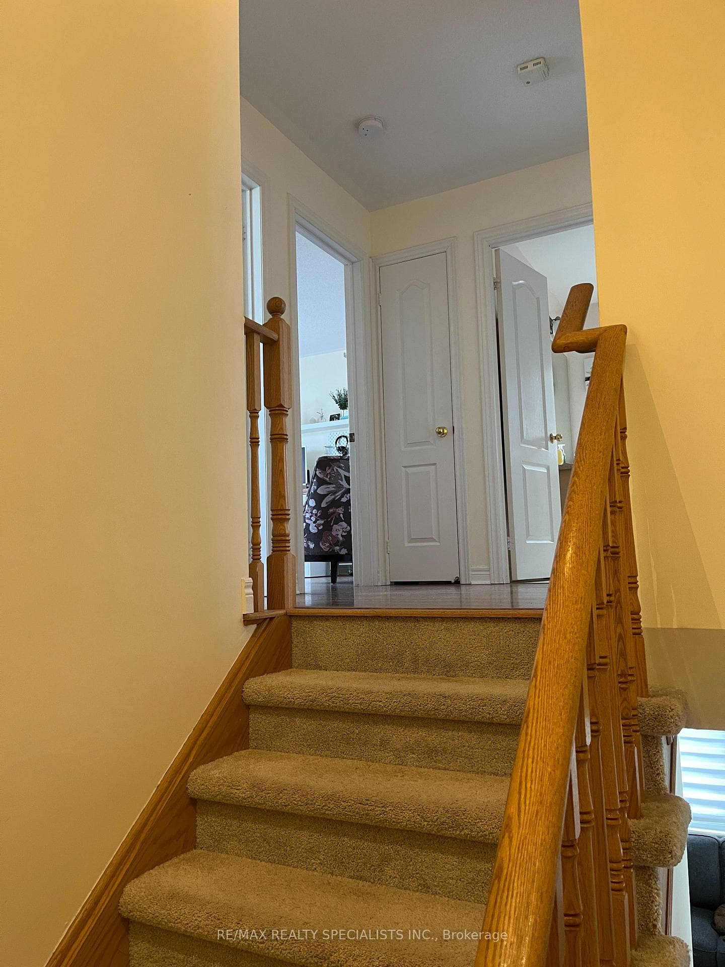 1098 Cumming Boulevard photo 8