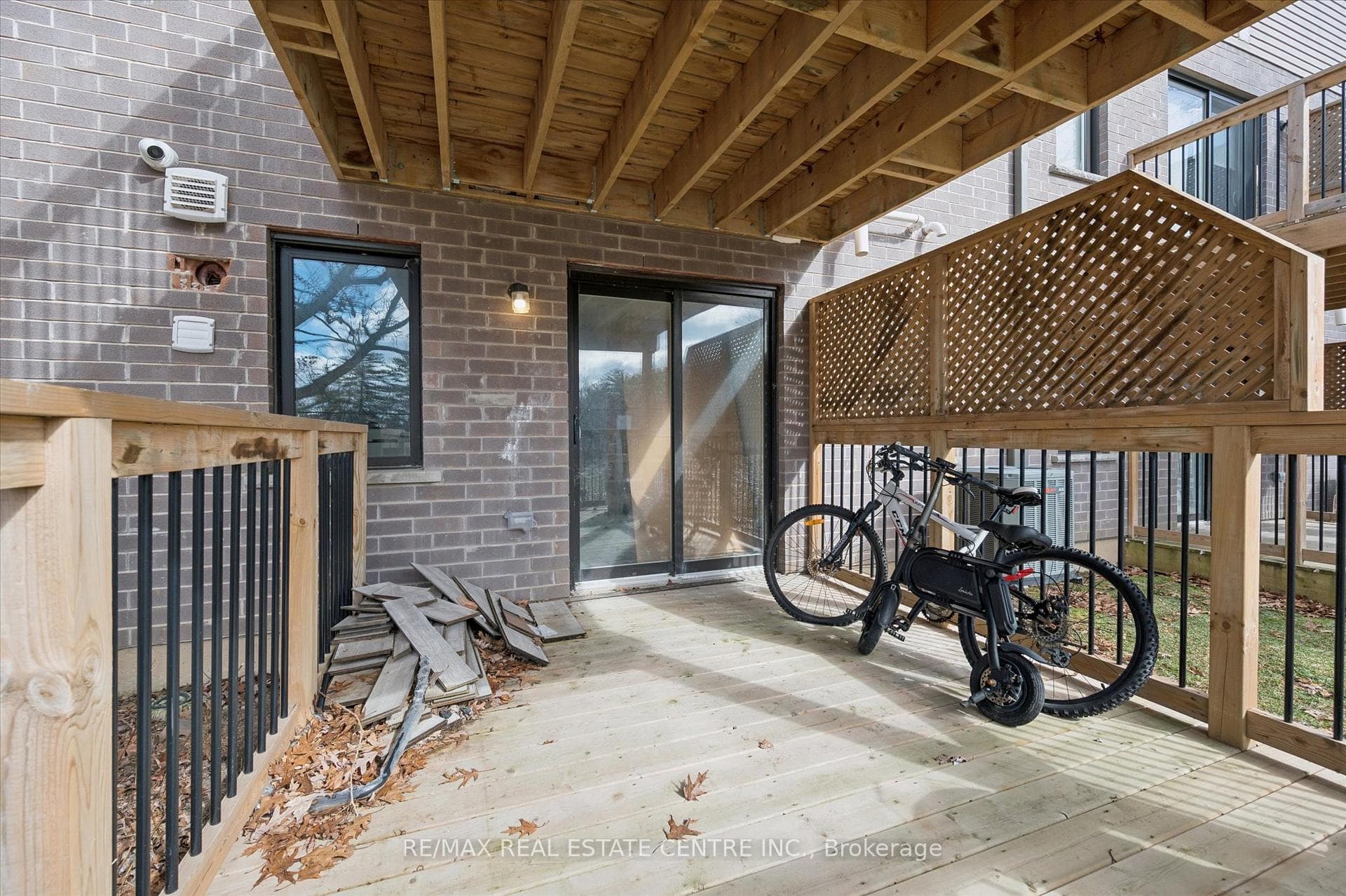 135 Hardcastle Drive Unit 26 photo 36