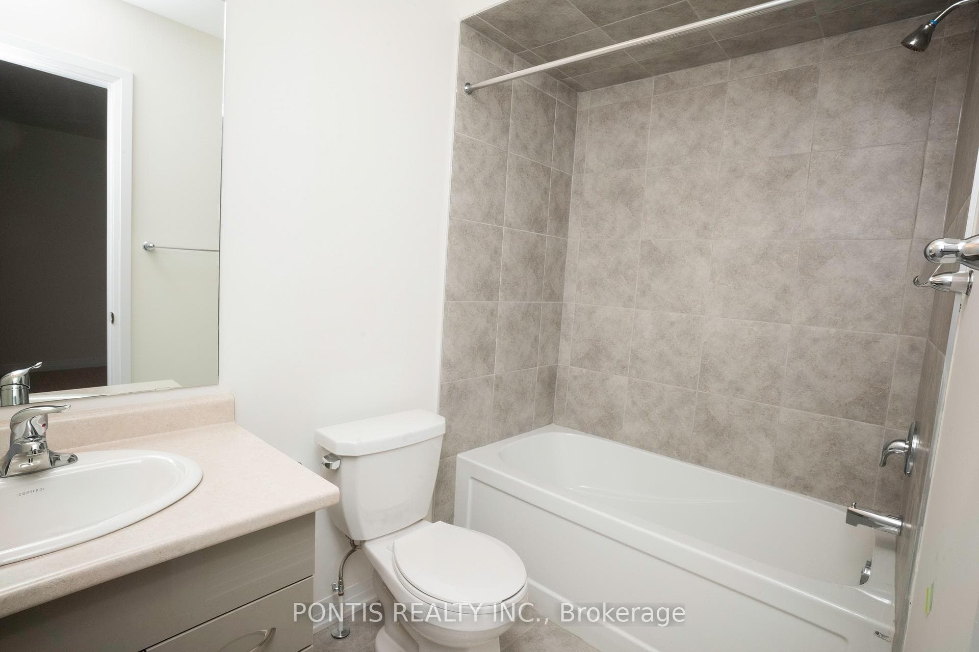 88 Fieldridge Crescent photo 9