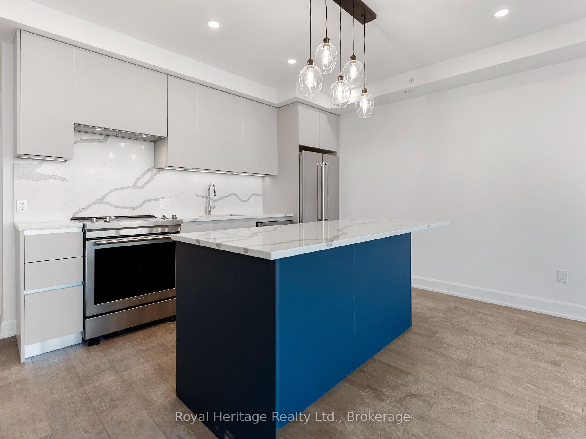Contemporary kitchen