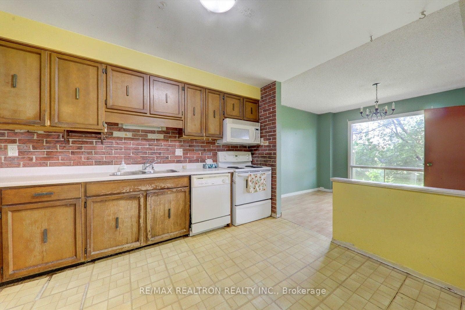 10 Livonia Place Unit 105 photo 16