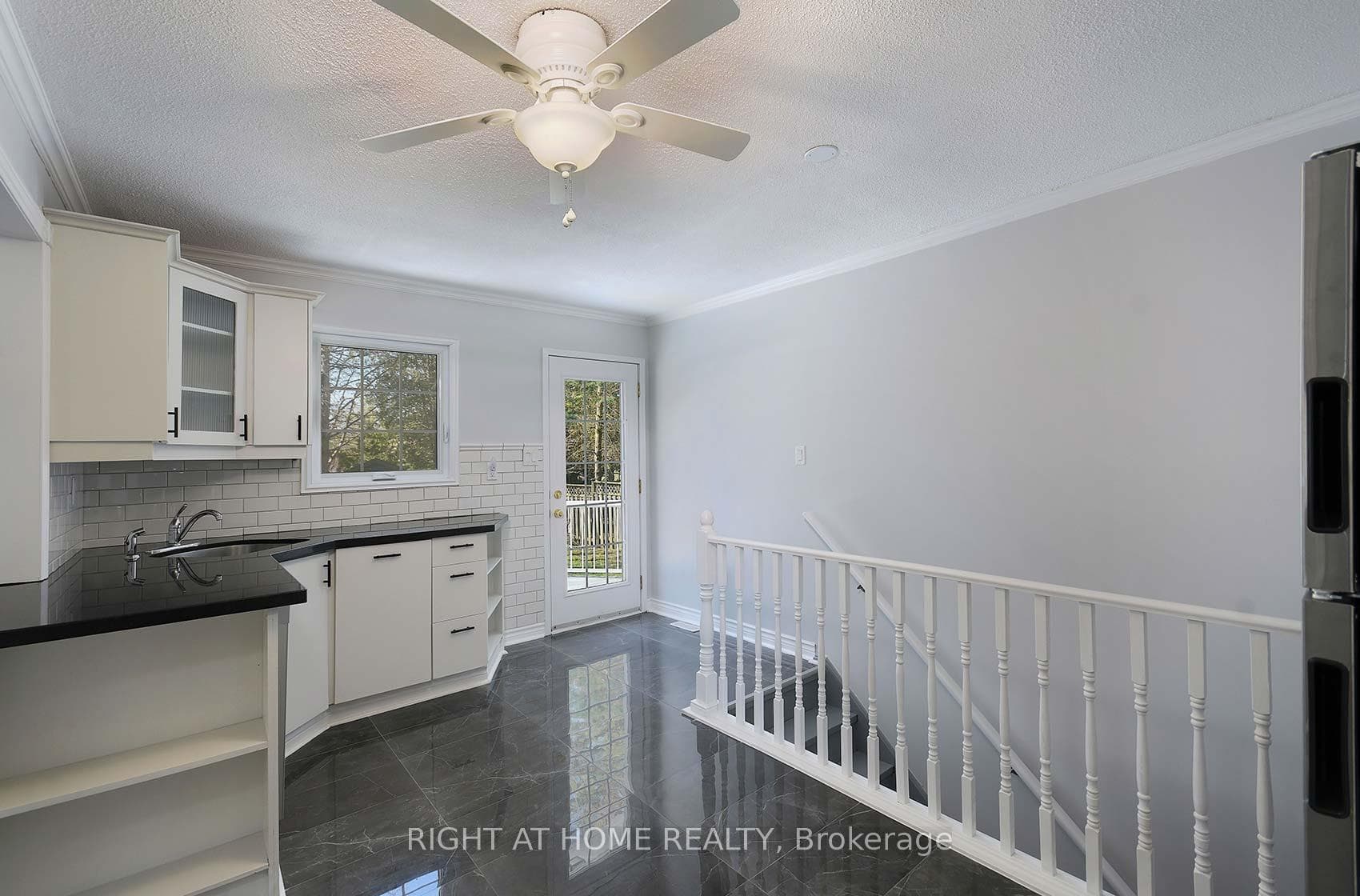 17 Oak Street photo 16