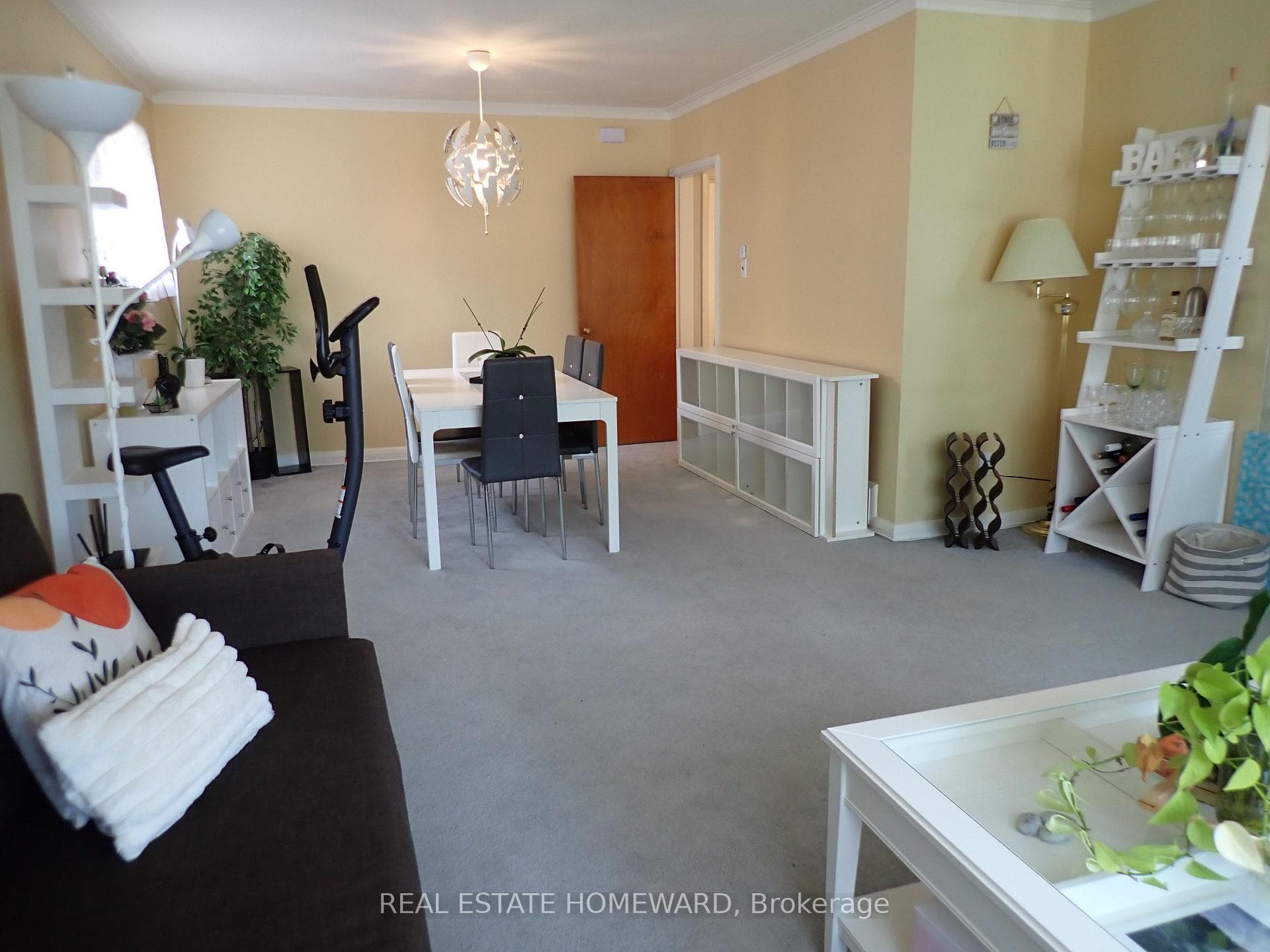 56 Perivale Crescent Unit Front photo 13