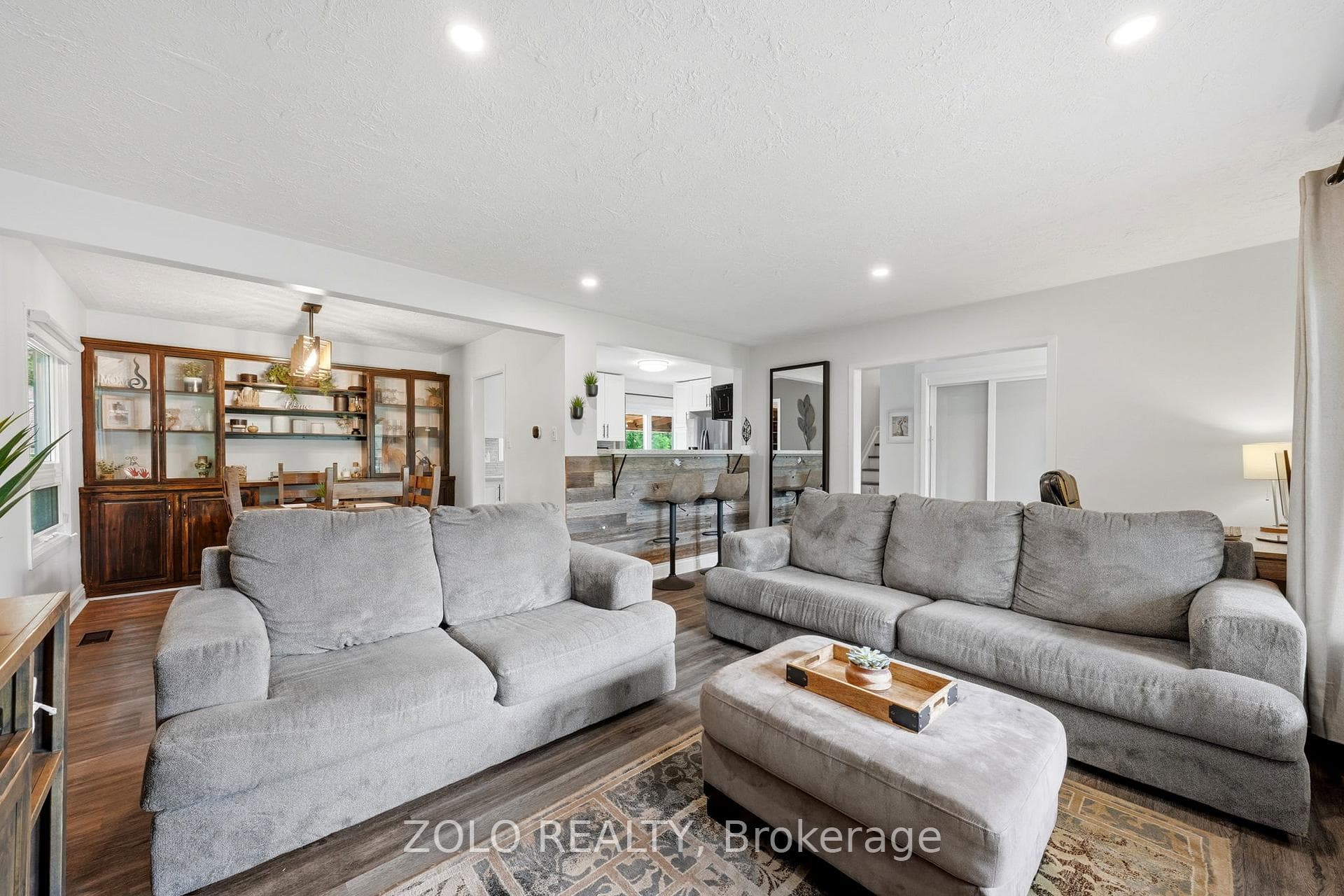 9406 WELLINGTON Rd 42 Road photo 15