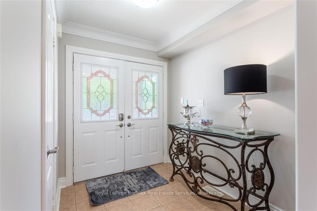 5269 Nova Crescent photo 3