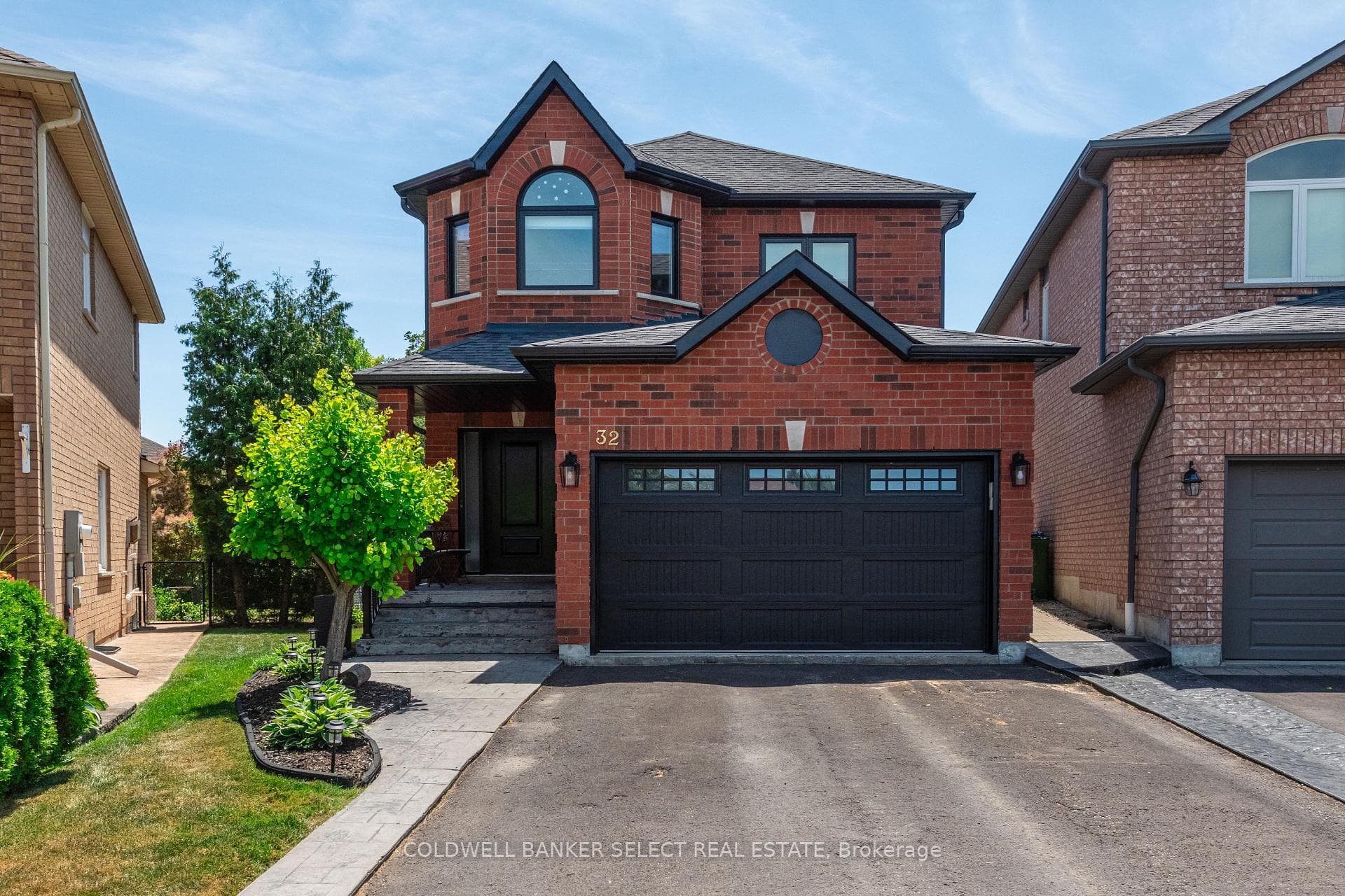 32 Coolspring Crescent photo 1