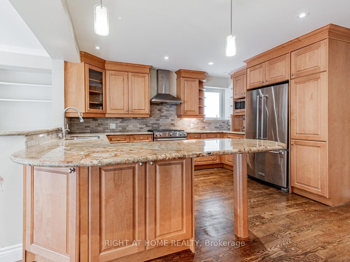219 Briar Hill Avenue photo 12