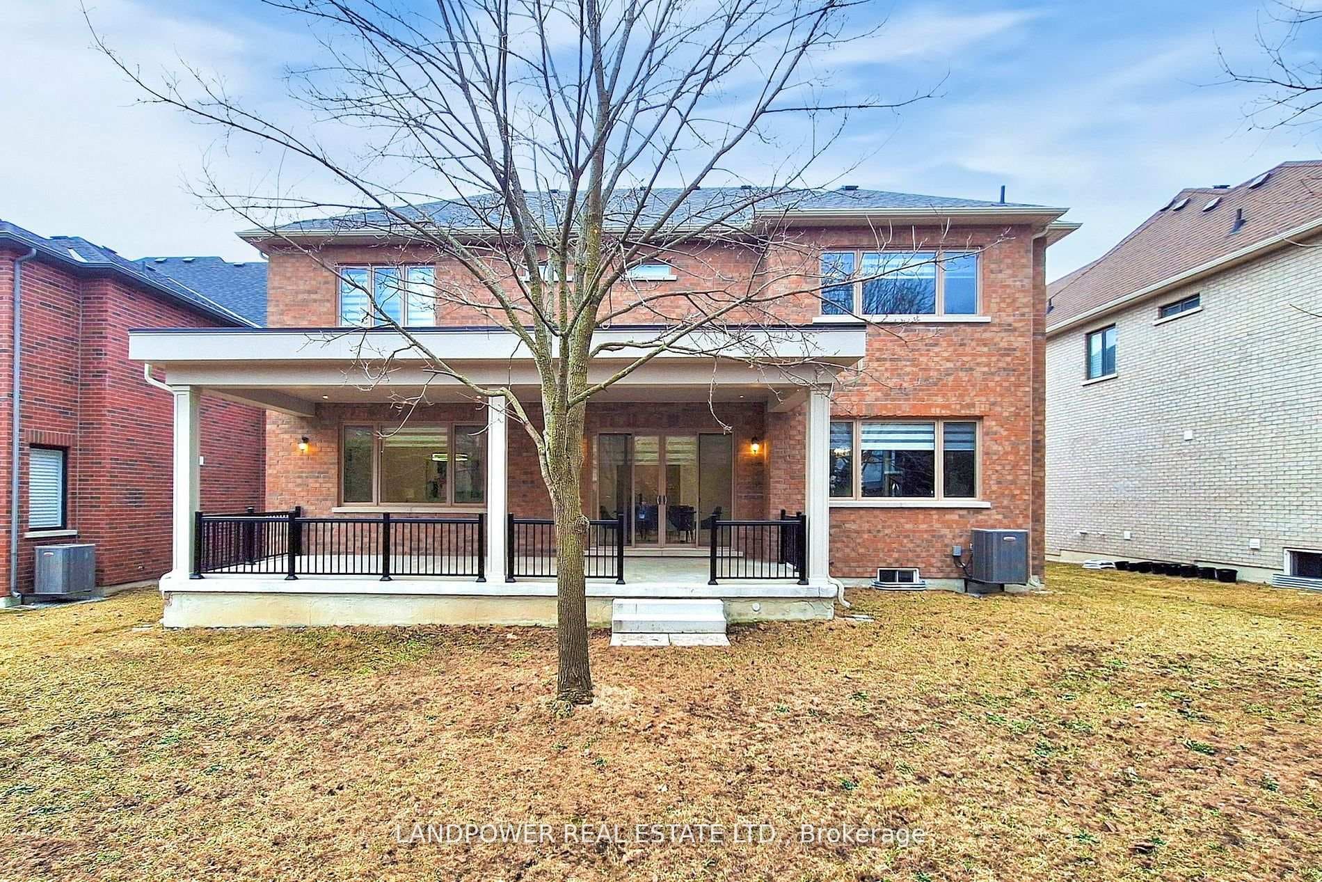 52 Klees Crescent photo 31