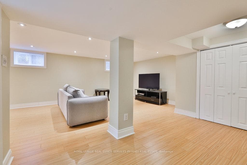 3285 Homark Drive photo 22