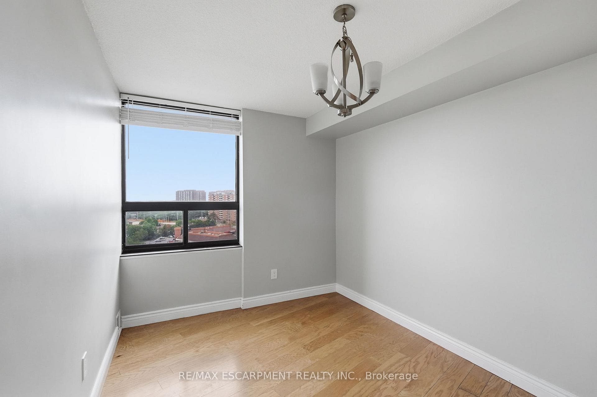 50 MISSISSAUGA VALLEY Boulevard Unit 1516 photo 6