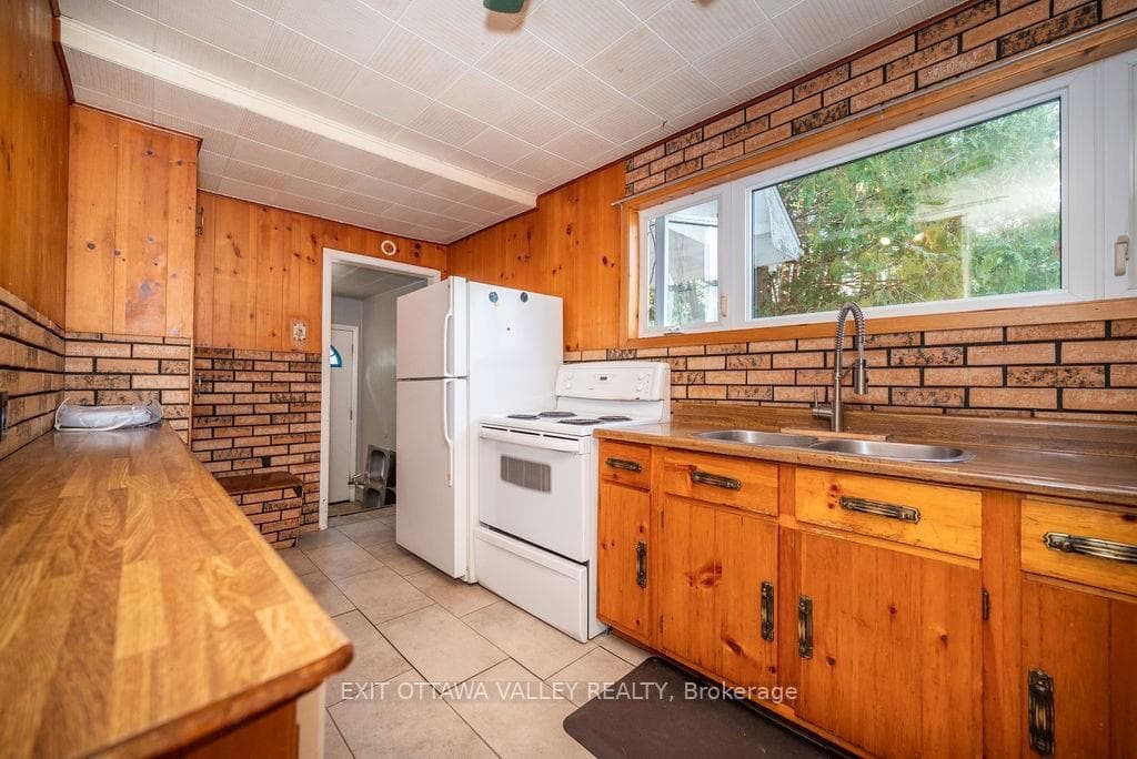 30 ALDER Crescent photo 23