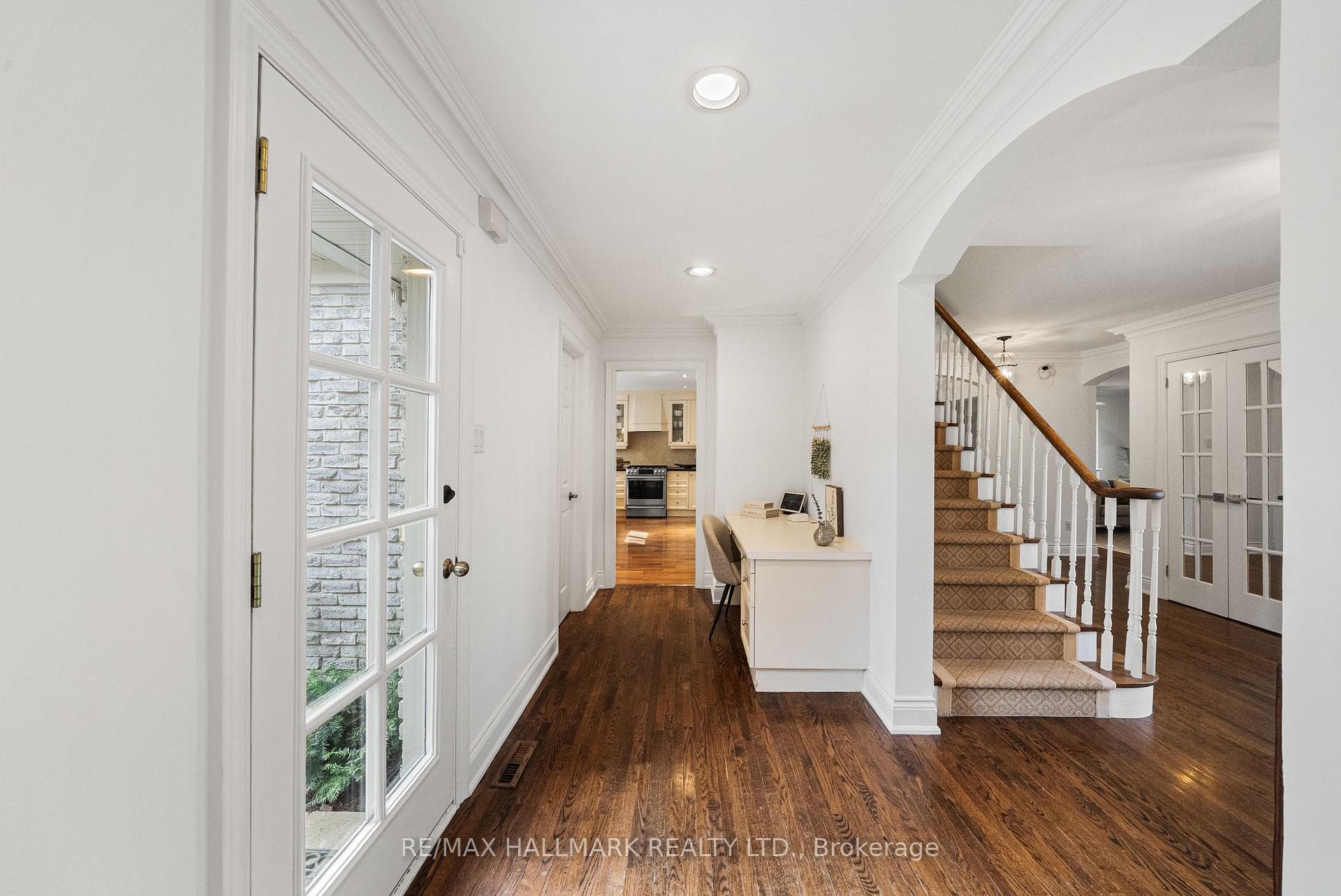 55 Riverside Boulevard photo 25