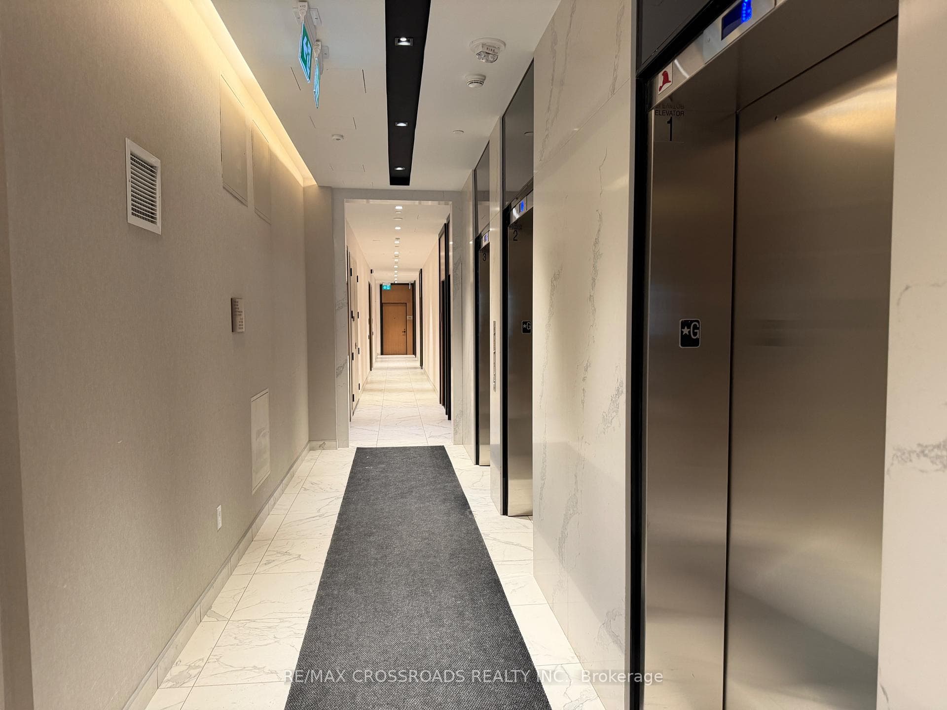 8 TIPPETT Road Unit 529 photo 14