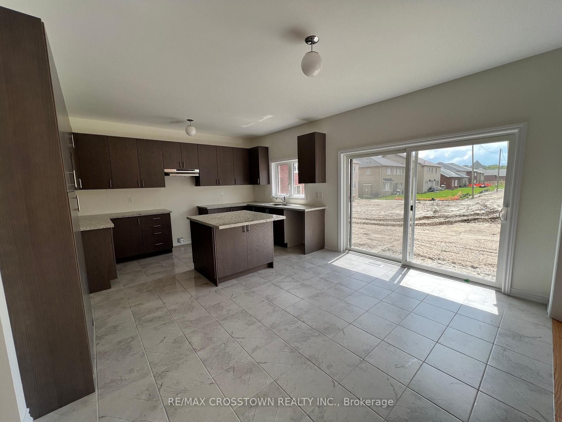1099 Cole Street photo 11