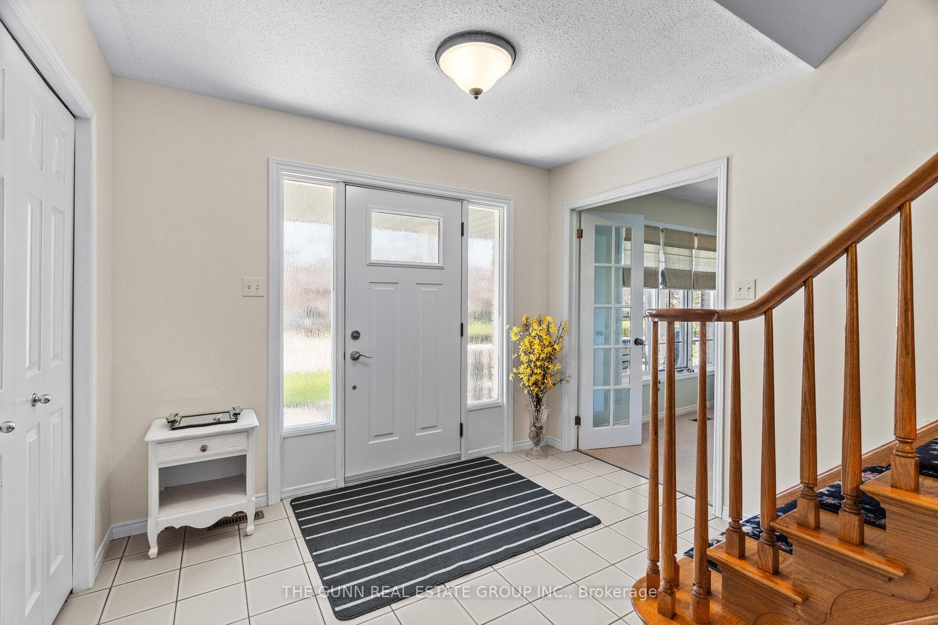 3934 Stacey Crescent photo 5