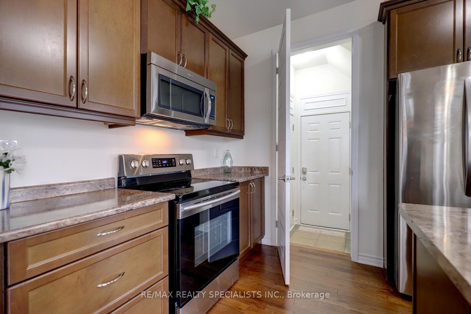 404 Clarkson Gate photo 17