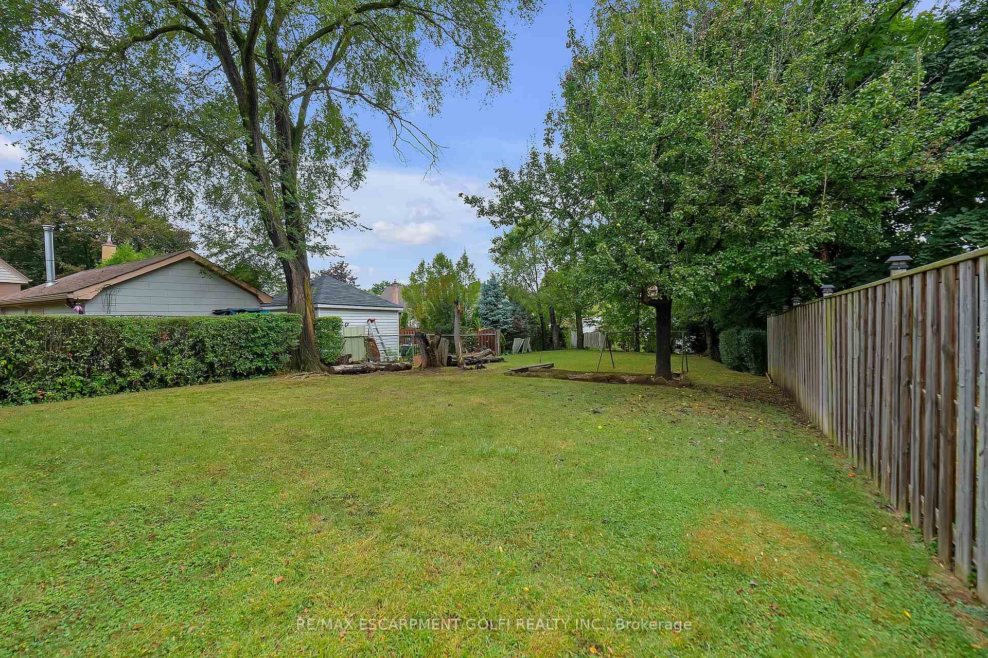 955 Lawrence Road photo 23