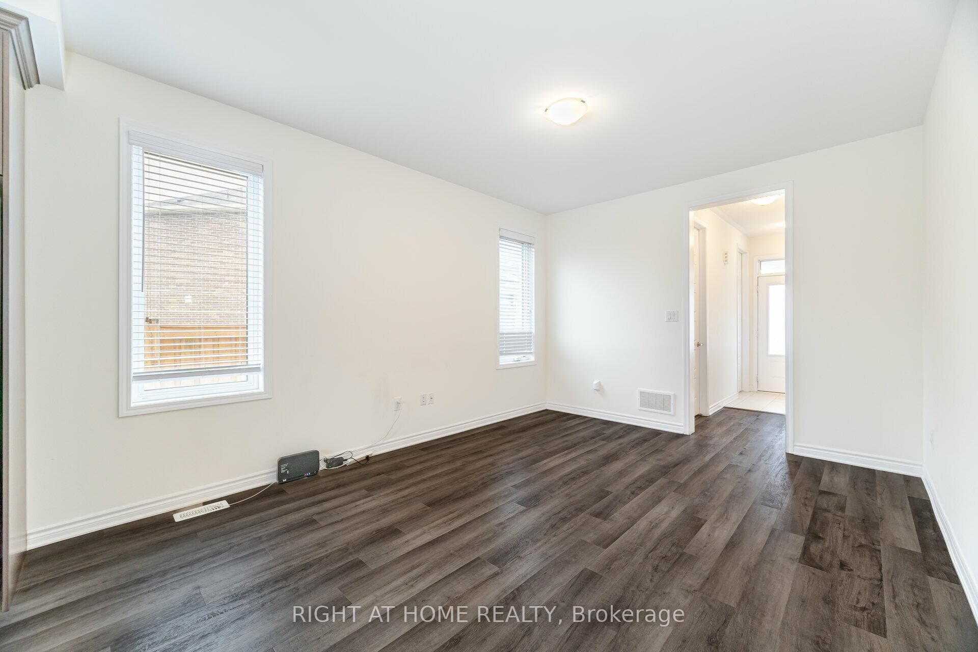 908 Sumac Gardens photo 9