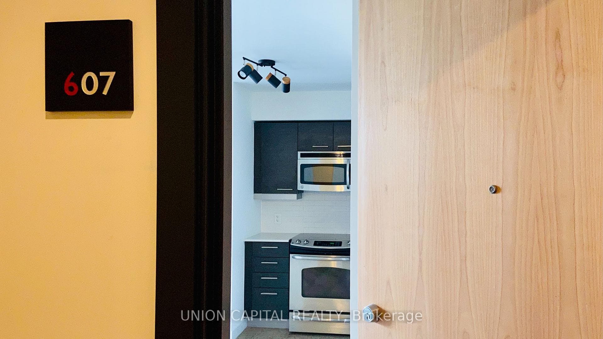510 King Street Unit 607 photo 1