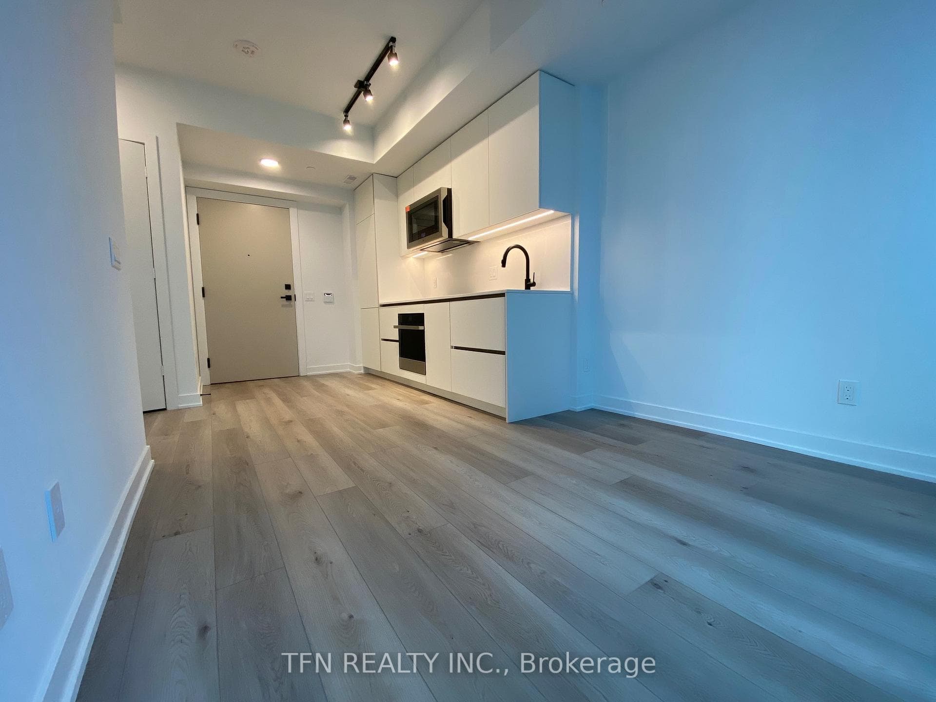 327 King Street Unit 3104 photo 20