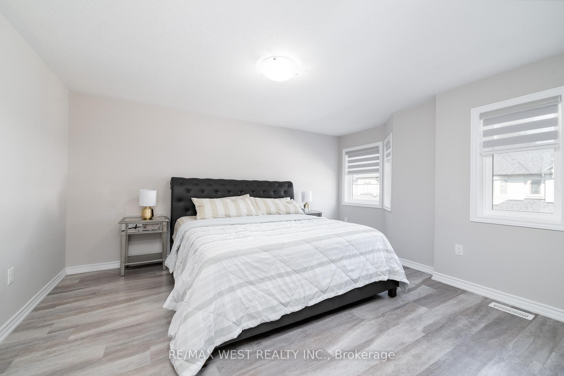 324 Equestrian Way photo 10