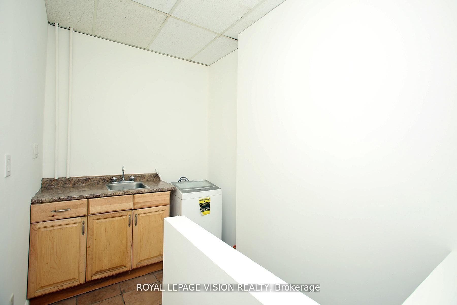 819 Pape Avenue photo 15