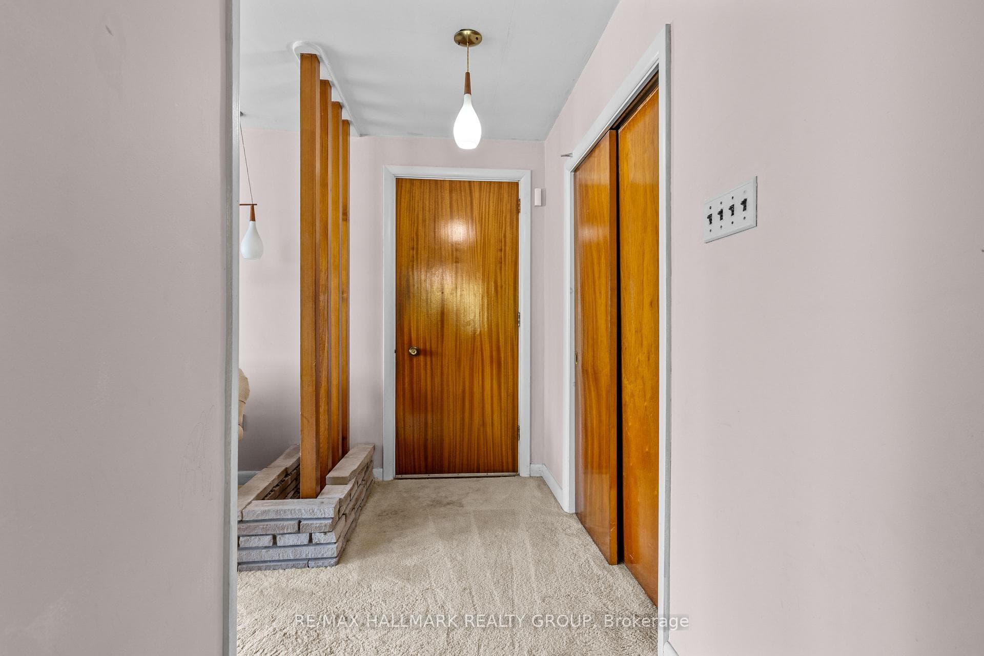492 Vernon Avenue photo 12