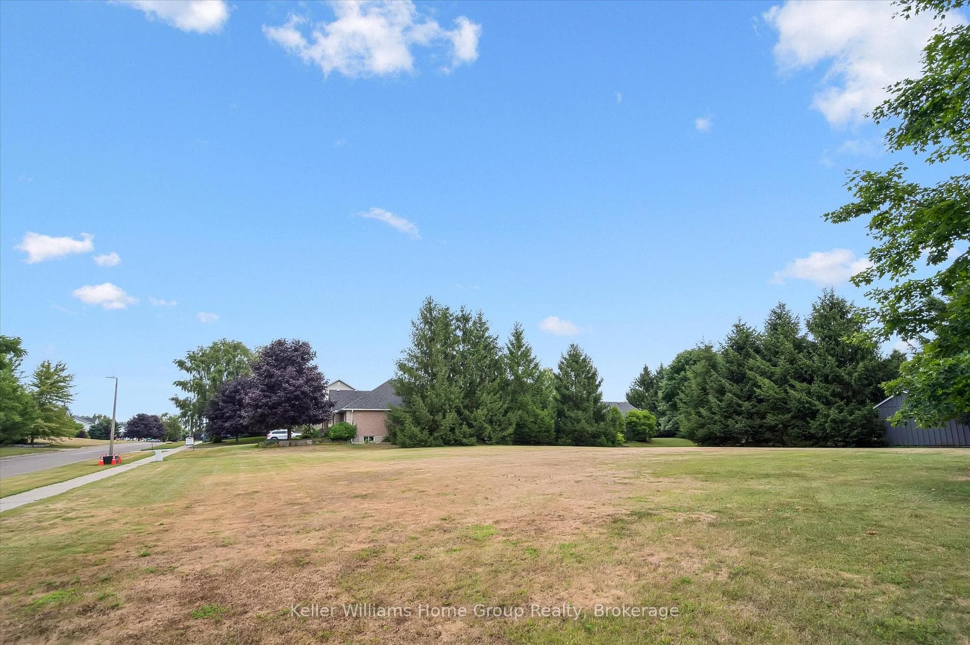 750 Dianne Crescent photo 39
